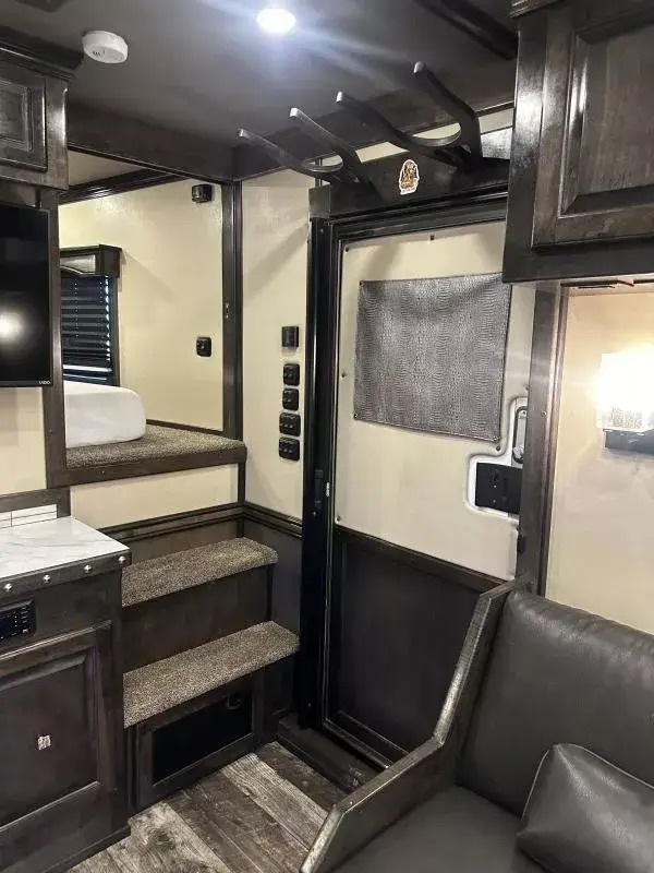 2024 Bloomer Trailers 4H 18'6 SW Jumbo Slide Side Load w/ AirRide & Diesel Gen Horse Trailer Living Quarter Trailers