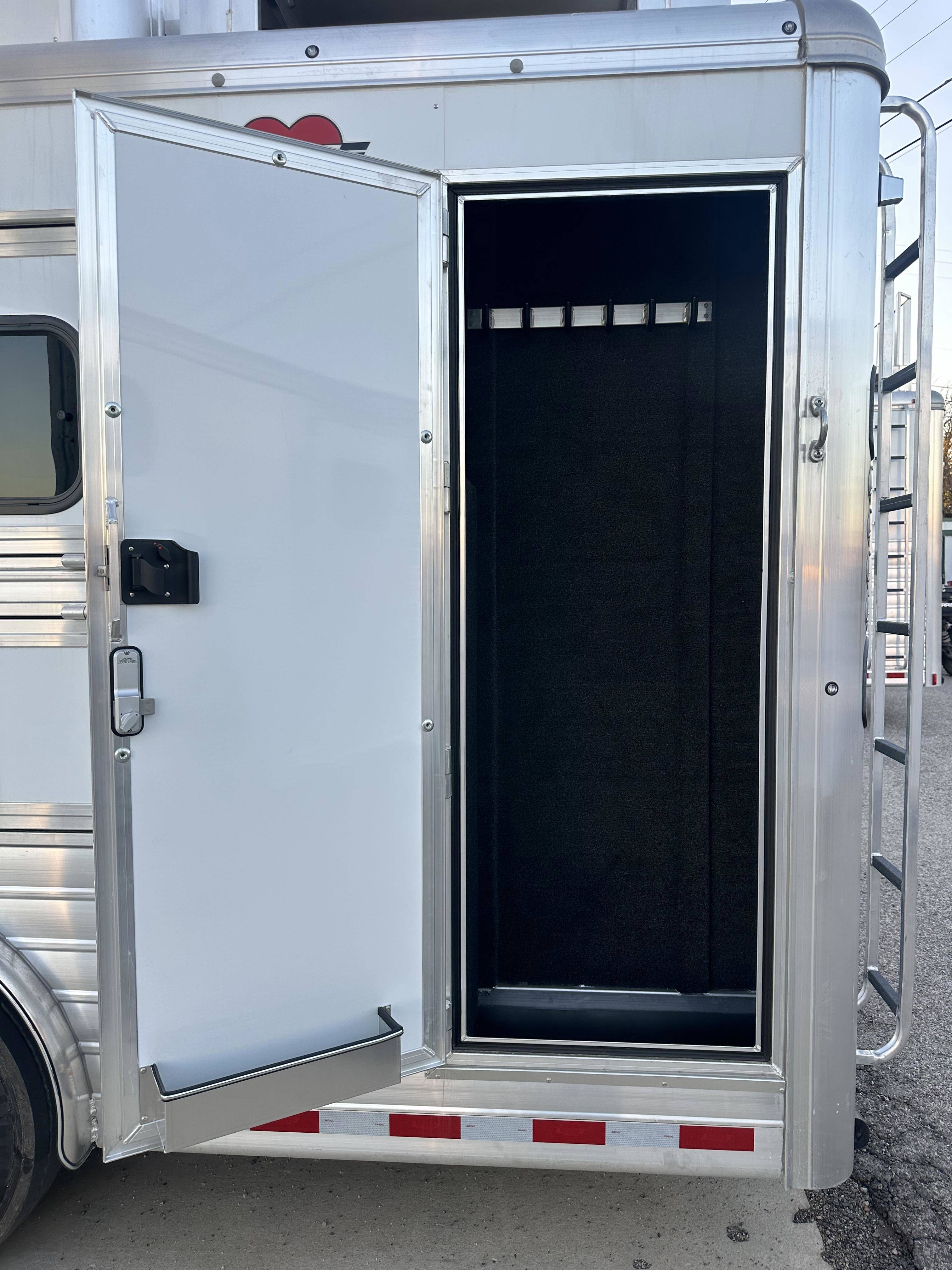 2024 Hart Trailers 6H Smarttack 8' SW Jackpot LQ w/ Diesel Gen Living Quarter Trailers